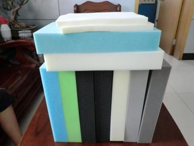 了解沙發(fā)海綿的種類，讓你挑起沙發(fā)來(lái)得心應(yīng)手。