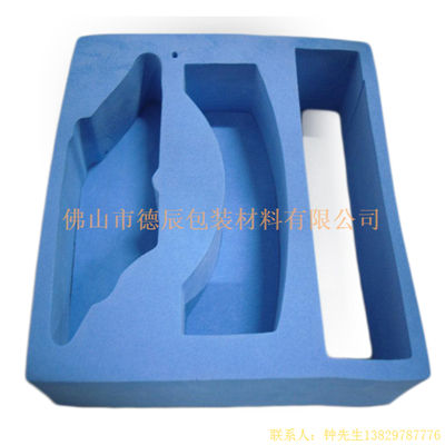 海綿內(nèi)托對(duì)各行各業(yè)產(chǎn)品起到絕緣、密封、防震、防塵、填充、隔音、固定，能夠保護(hù)包裝產(chǎn)品在運(yùn)輸過程中安然無恙，起到保護(hù)產(chǎn)品的一個(gè)作用，同時(shí)可以美化產(chǎn)品，提升產(chǎn)品檔次。