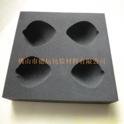 海綿內(nèi)托對(duì)各行各業(yè)產(chǎn)品起到絕緣、密封、防震、防塵、填充、隔音、固定，能夠保護(hù)包裝產(chǎn)品在運(yùn)輸過程中安然無(wú)恙，起到保護(hù)產(chǎn)品的一個(gè)作用，同時(shí)可以美化產(chǎn)品，提升產(chǎn)品檔次。