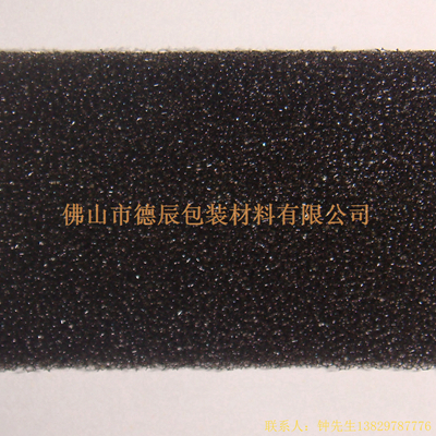 過濾海綿也稱網(wǎng)狀海綿，爆破海綿。聚氨酯過濾海綿由普通開孔軟泡高溫爆破開孔加工而成，爆破除掉了泡沫網(wǎng)絡之間原有的氣泡膜，得到了主體骨架網(wǎng)狀結(jié)構(gòu)。
過濾海綿的空隙率高達97%，具有優(yōu)異的透氣性、良好的柔軟性和較高的機械強度。
