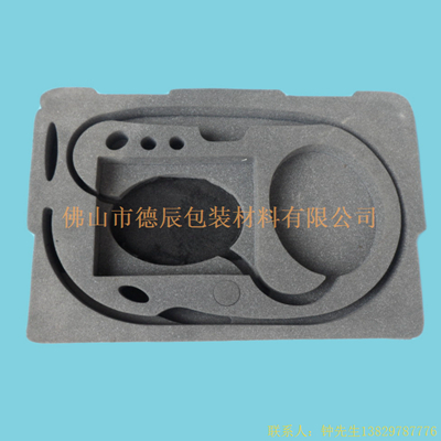 海綿內(nèi)托對(duì)各行各業(yè)產(chǎn)品起到絕緣、密封、防震、防塵、填充、隔音、固定，能夠保護(hù)包裝產(chǎn)品在運(yùn)輸過程中安然無(wú)恙，起到保護(hù)產(chǎn)品的一個(gè)作用，同時(shí)可以美化產(chǎn)品，提升產(chǎn)品檔次。