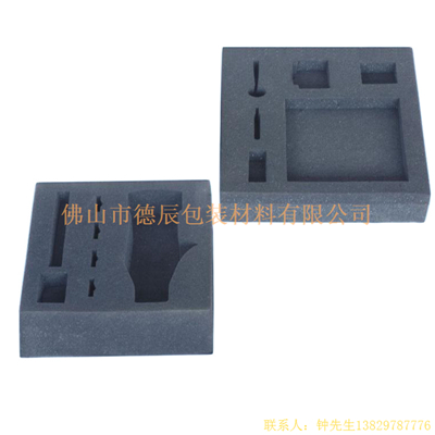 海綿內(nèi)托對(duì)各行各業(yè)產(chǎn)品起到絕緣、密封、防震、防塵、填充、隔音、固定，能夠保護(hù)包裝產(chǎn)品在運(yùn)輸過程中安然無(wú)恙，起到保護(hù)產(chǎn)品的一個(gè)作用，同時(shí)可以美化產(chǎn)品，提升產(chǎn)品檔次。