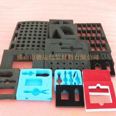 海綿包裝內(nèi)托是一種全新的包裝內(nèi)襯材料，其產(chǎn)品性能對(duì)比過去的紙質(zhì)內(nèi)襯。他的防潮性更好、減震性更強(qiáng)。產(chǎn)品本身也屬于環(huán)保材料擁有生物降解的特性，不會(huì)對(duì)地球環(huán)境造成二次損傷。目前在發(fā)達(dá)國(guó)家很多產(chǎn)品已從過去的紙質(zhì)內(nèi)襯向海綿包裝內(nèi)襯邁進(jìn)。